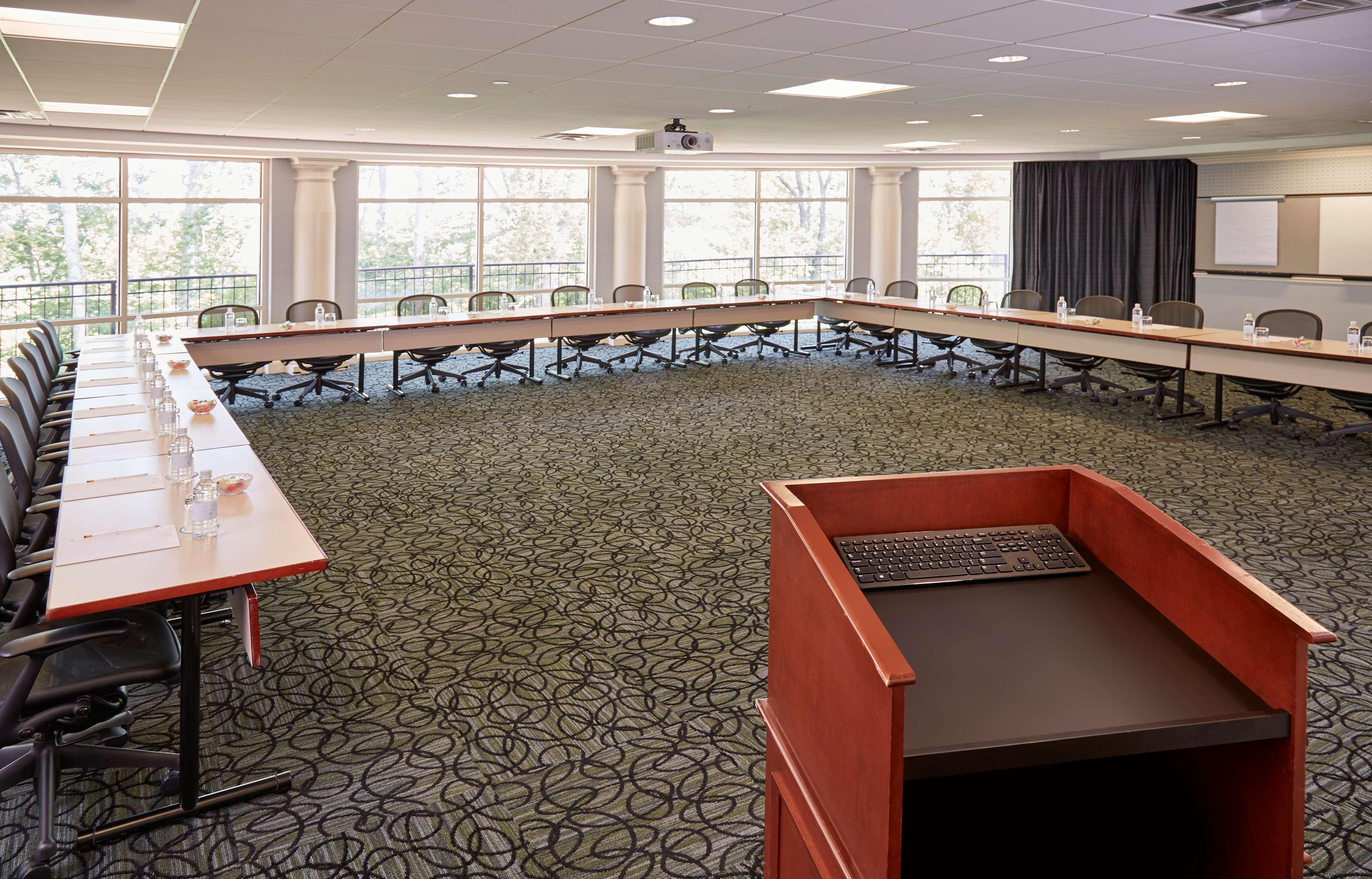 Rizzo Center, A Destination By Hyatt Hotel Chapel Hill Exterior foto