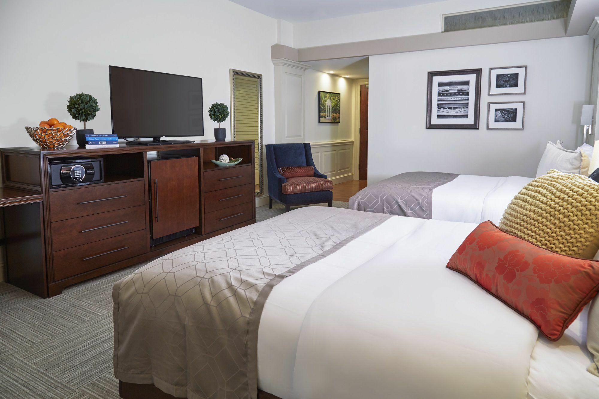 Rizzo Center, A Destination By Hyatt Hotel Chapel Hill Exterior foto